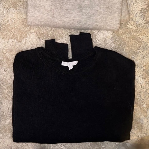 Group of 4 Sweaters (Abercrombie, American Eagle, & Other Stories - Picture 5 of 6